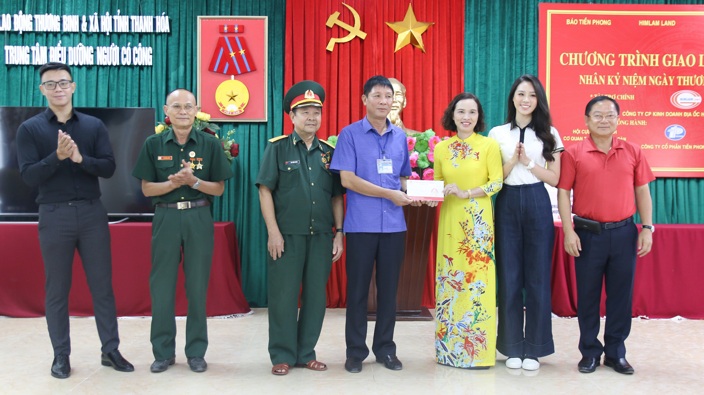 Tặng quà cho thương binh, người có công ở Thanh Hóa ảnh 4