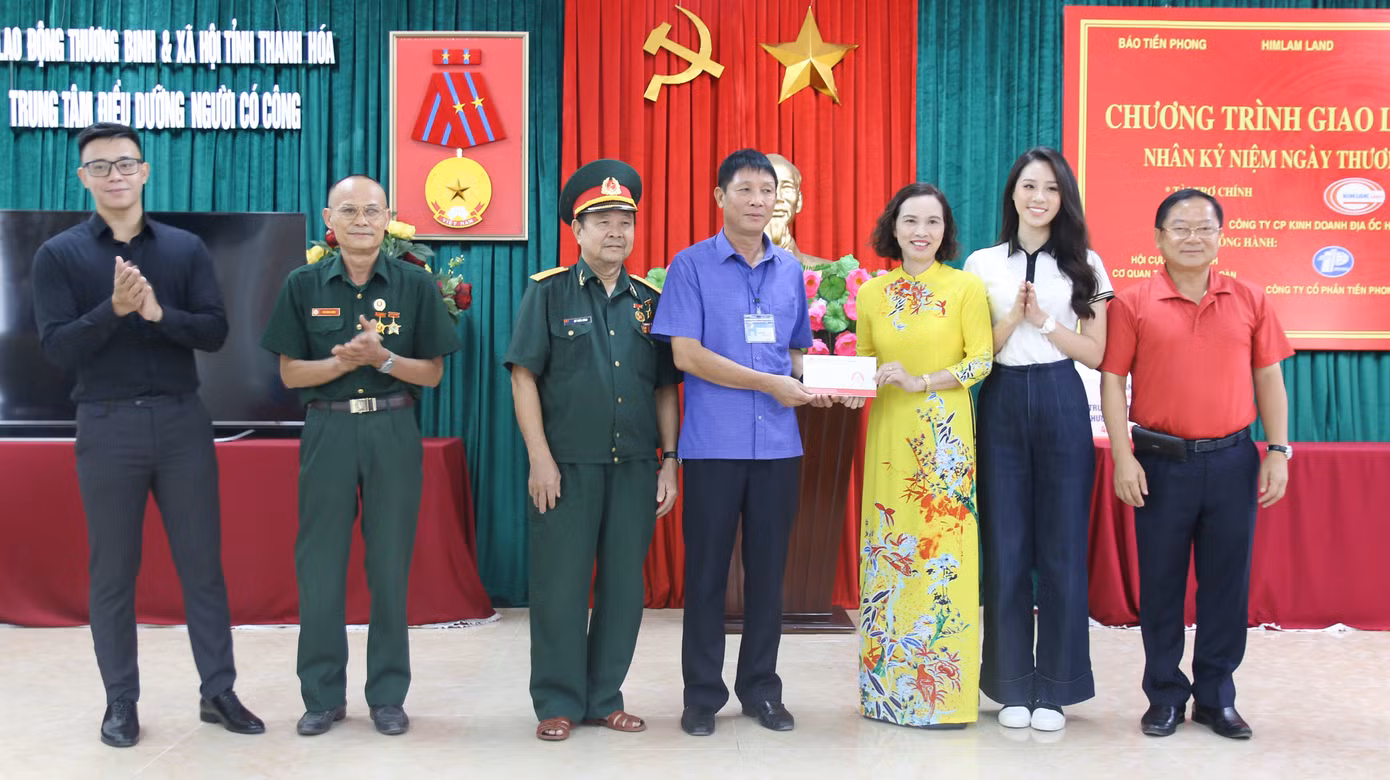 Tặng quà cho thương binh, người có công ở Thanh Hóa ảnh 4