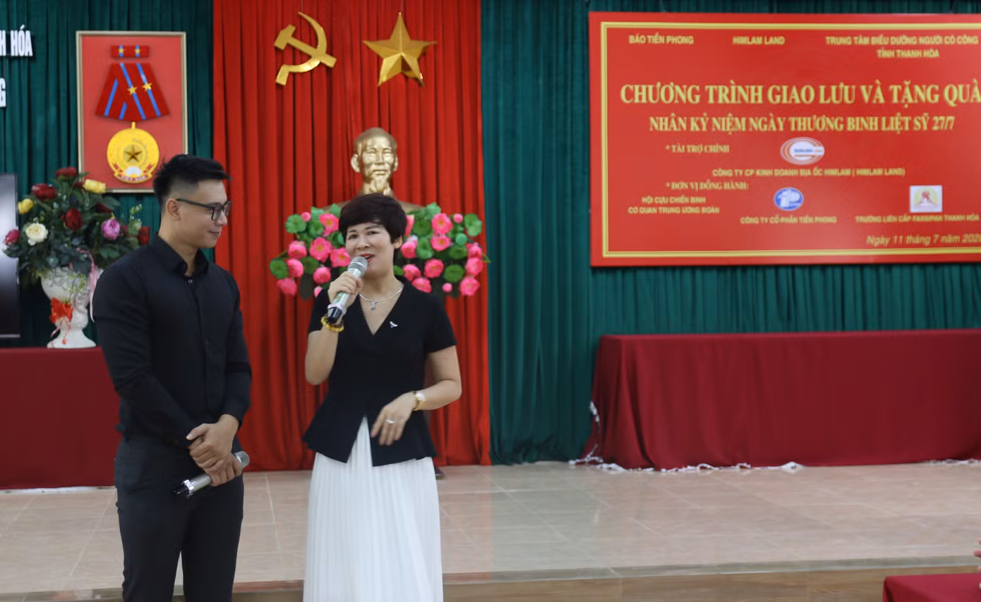 Tặng quà cho thương binh, người có công ở Thanh Hóa ảnh 8