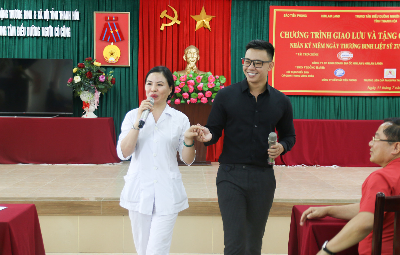 Tặng quà cho thương binh, người có công ở Thanh Hóa ảnh 6