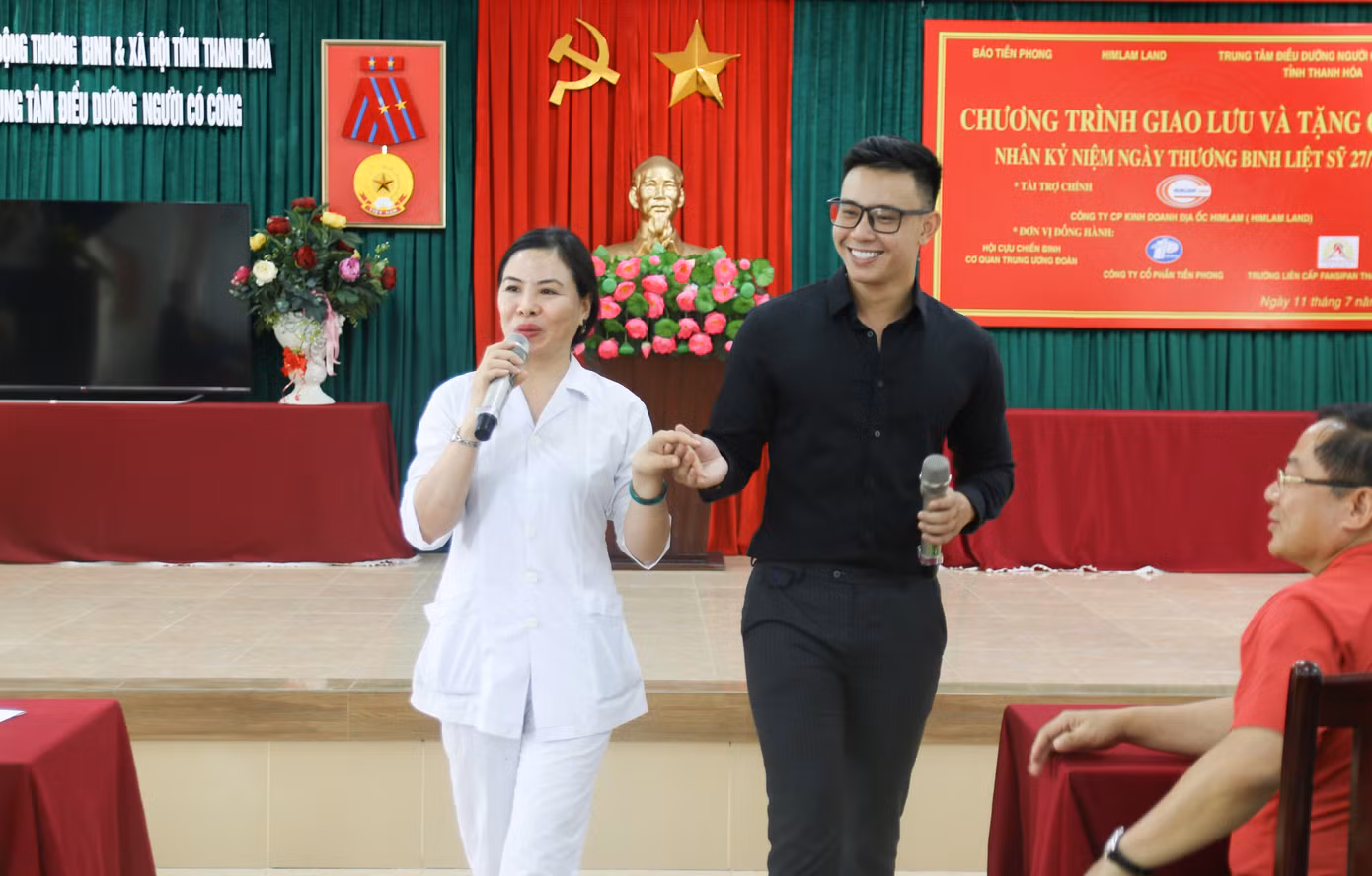 Tặng quà cho thương binh, người có công ở Thanh Hóa ảnh 6
