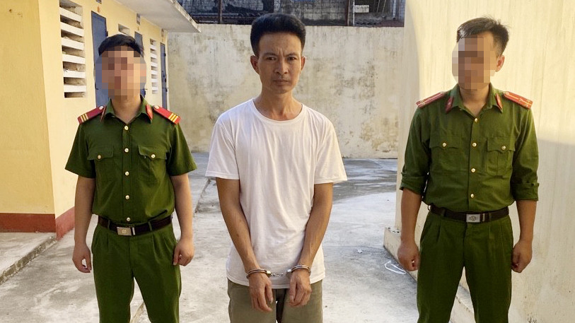 Bị bắt quả tang khi đang bán dâm trong quán cà phê ảnh 1