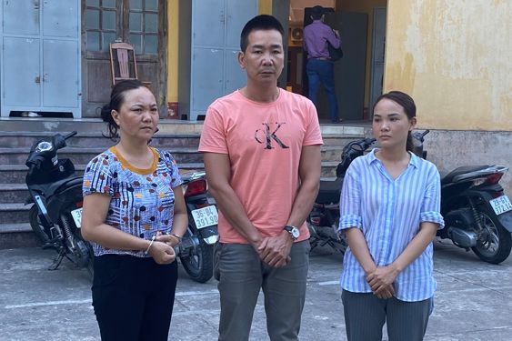 ‘Dàn’ cảnh trúng thưởng sổ xố để trộm cắp tài sản ảnh 1