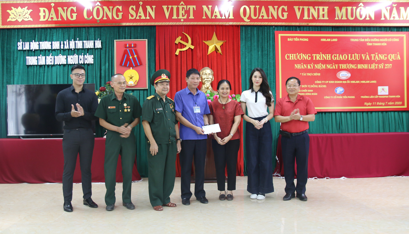 Tặng quà cho thương binh, người có công ở Thanh Hóa ảnh 3