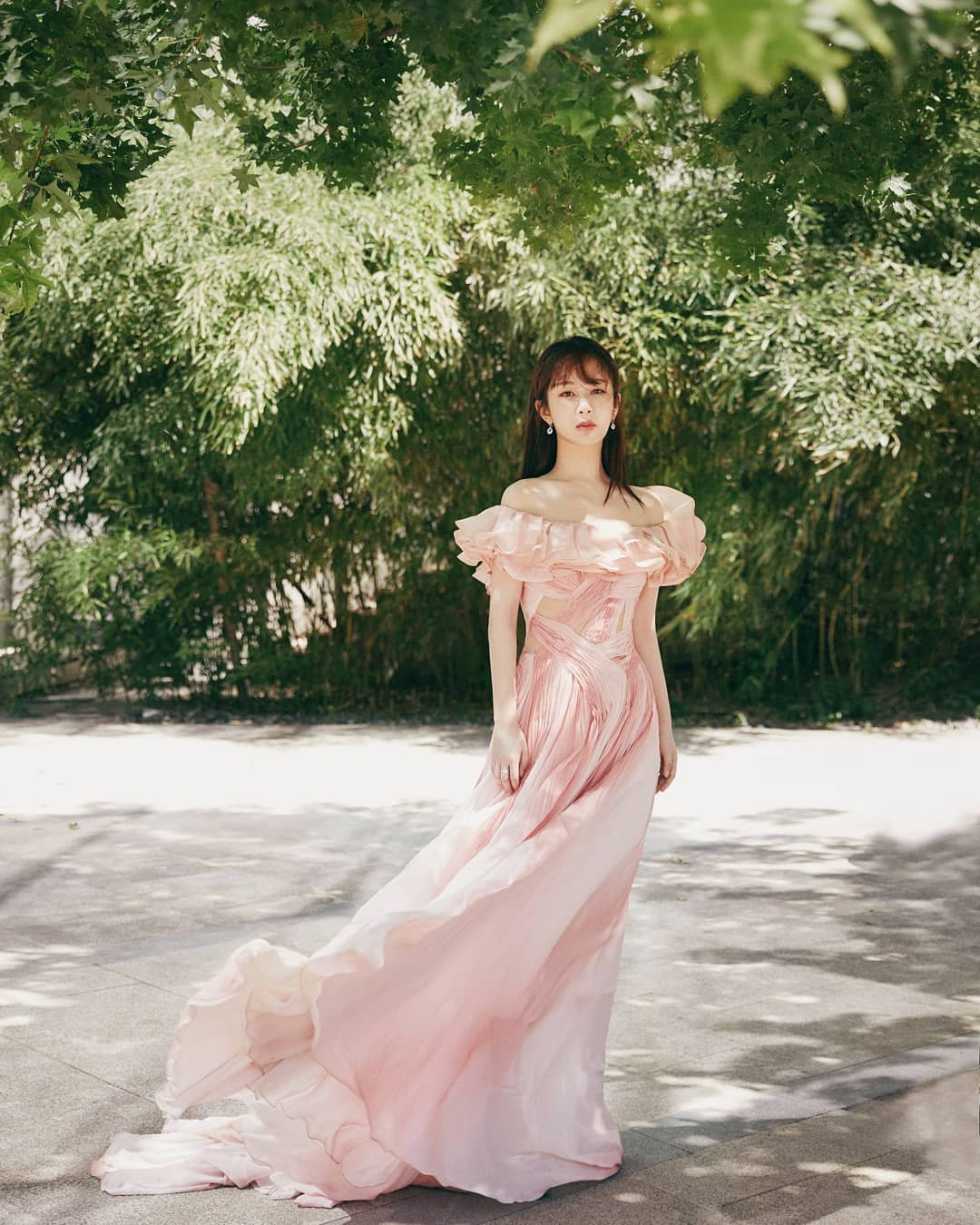 Mỹ nhân Hoa ngữ Dương Tử 'đụng hàng' Hồ Ngọc Hà, ảnh thực gây thất vọng ảnh 6