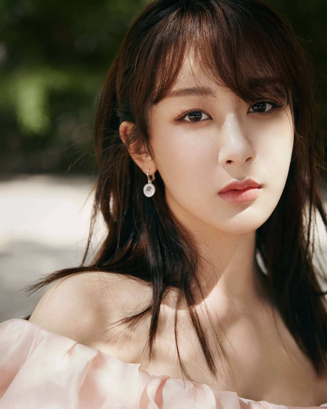 Mỹ nhân Hoa ngữ Dương Tử 'đụng hàng' Hồ Ngọc Hà, ảnh thực gây thất vọng ảnh 4