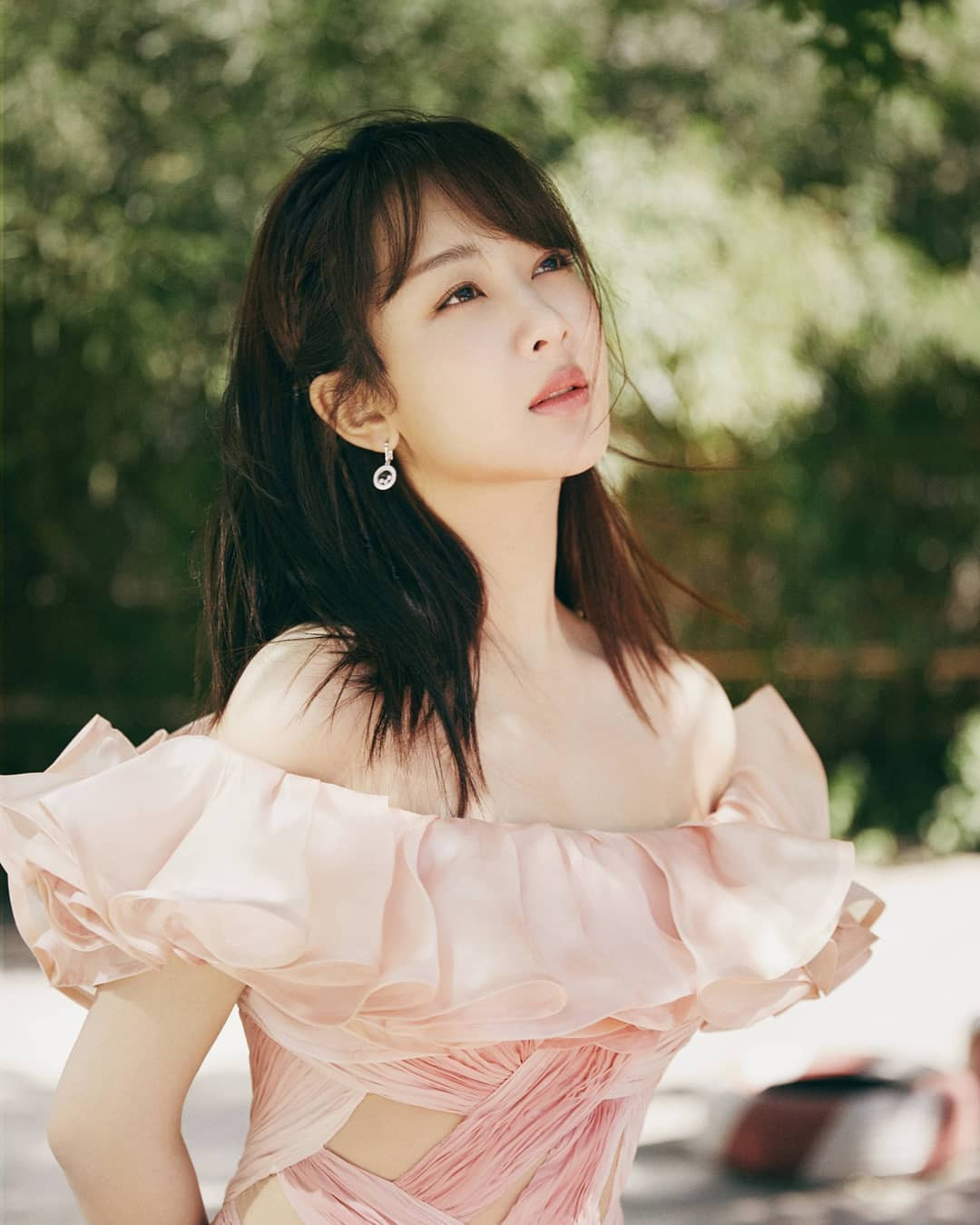 Mỹ nhân Hoa ngữ Dương Tử 'đụng hàng' Hồ Ngọc Hà, ảnh thực gây thất vọng ảnh 3