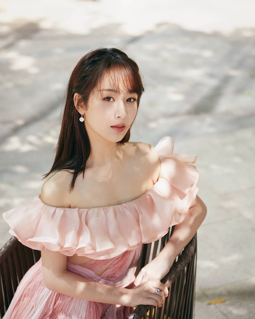 Mỹ nhân Hoa ngữ Dương Tử 'đụng hàng' Hồ Ngọc Hà, ảnh thực gây thất vọng ảnh 5