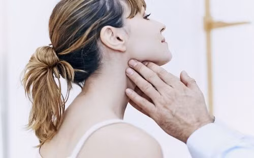Bạn nên đi khám ung thư ngay khi thấy nổi hạch ở những vị trí này ảnh 3