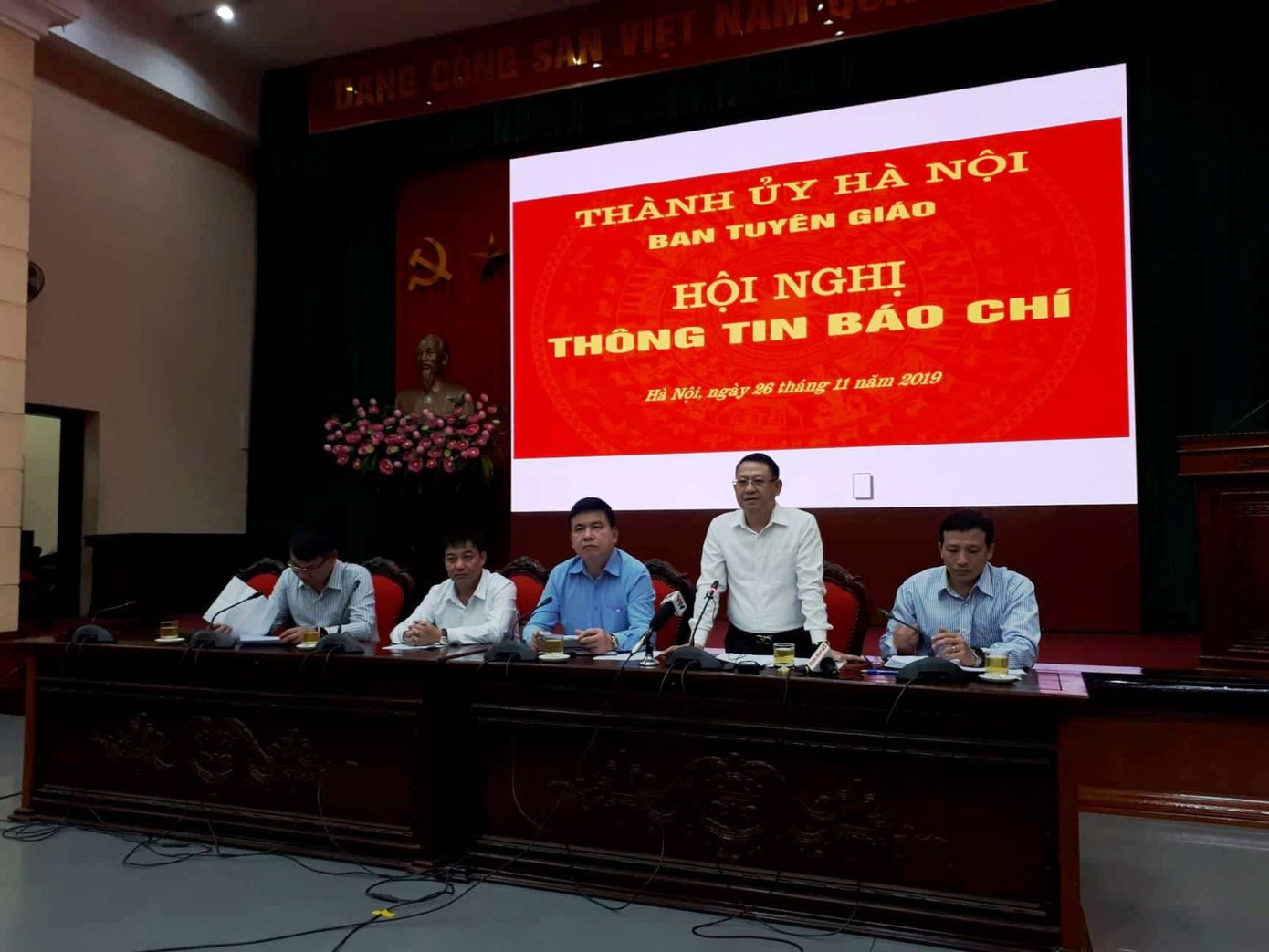 Hơn 2.000 học sinh nghỉ học vì phụ huynh phản đối nghĩa trang Thanh Tước ảnh 1