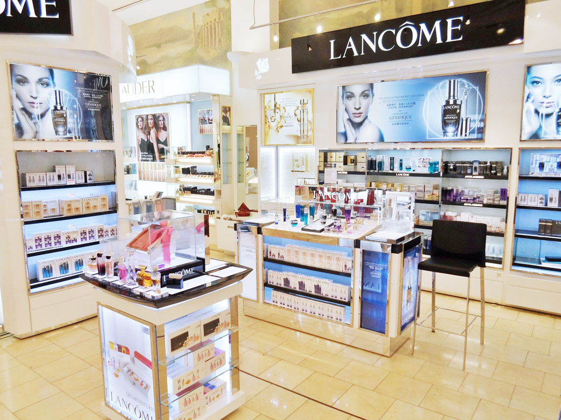 Dân sài Gòn 'ngẩn tò te' với hàng giảm giá Black Friday ảnh 8