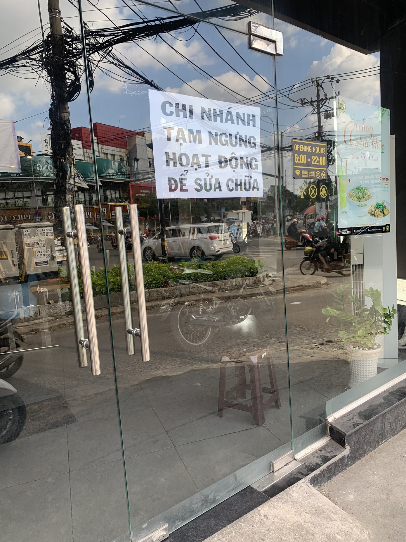 Đóng cửa hàng loạt, nhà hàng Món Huế bị 'tố' chiếm đoạt tài sản ảnh 1