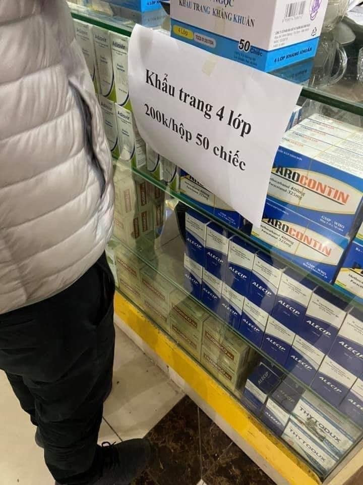 Lập biên bản xử phạt 6 nhà thuốc bán khẩu trang 'giá cắt cổ' ảnh 1