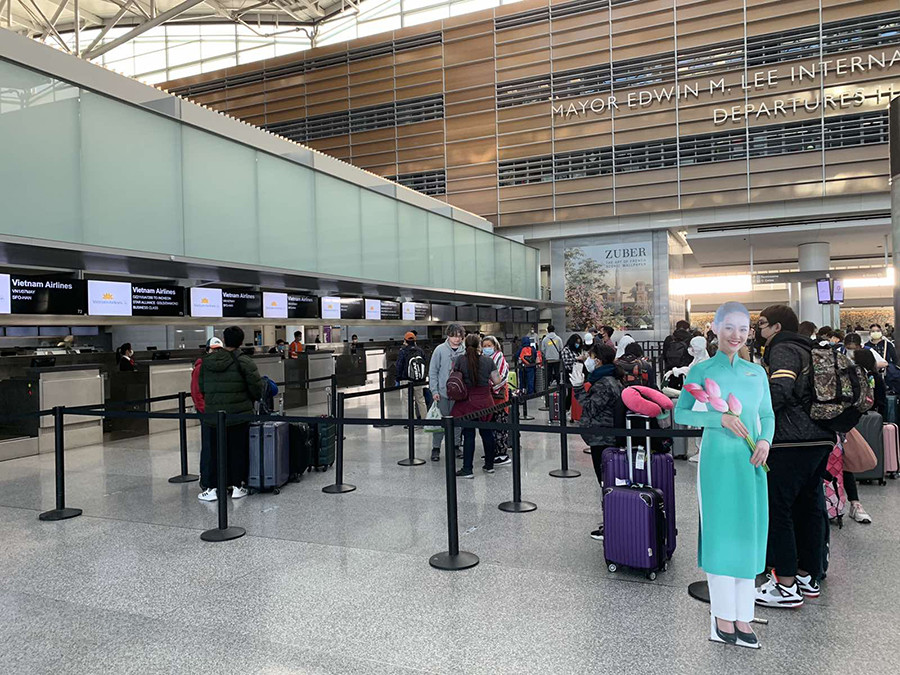 'Chuyện lạ' về chuyến bay đón người Việt từ Mỹ về nước ảnh 4