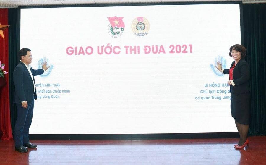 Màu áo xanh thanh niên để lại dấu ấn đậm nét trong năm 2020 ảnh 3