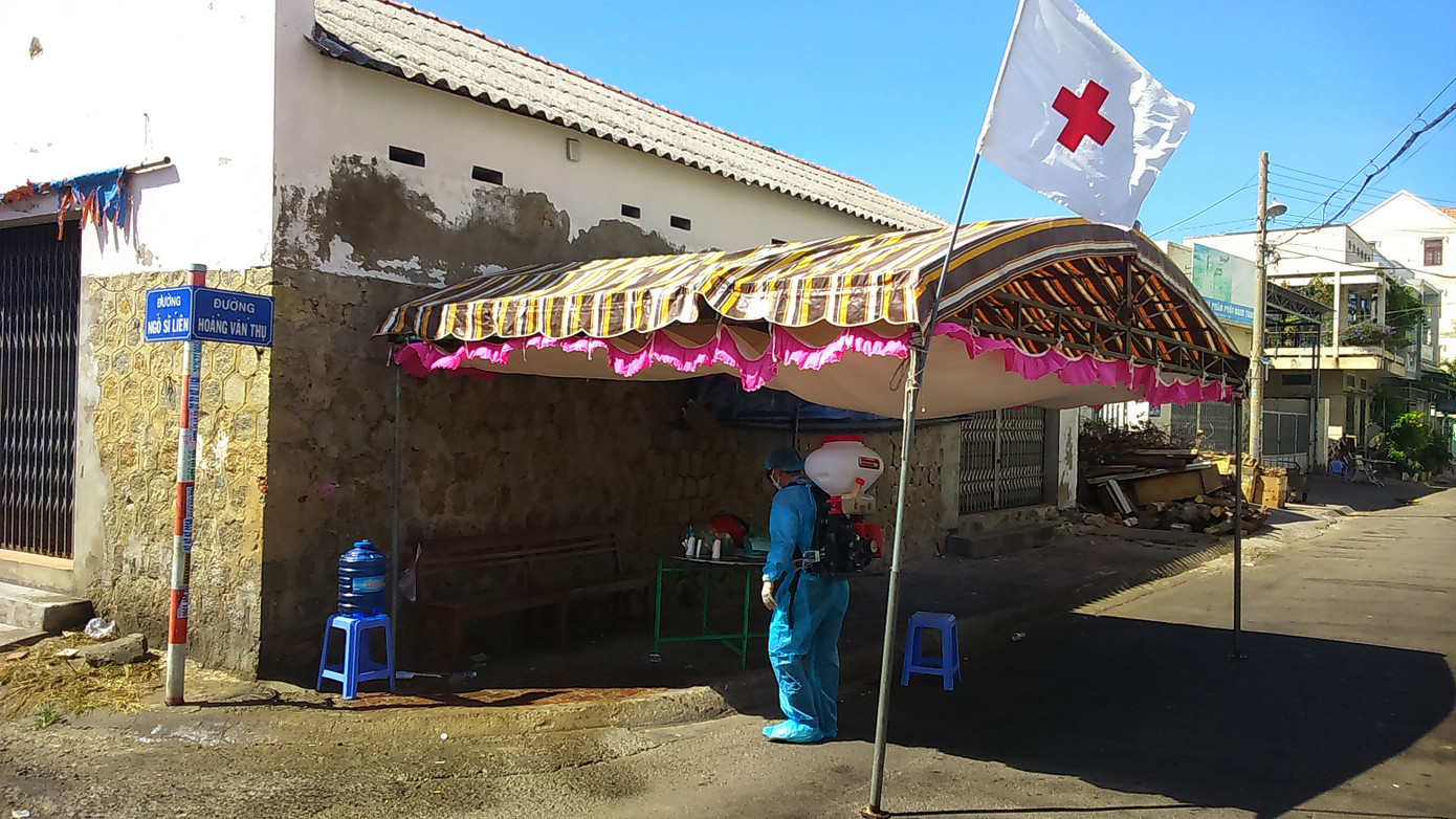 Bình Thuận tạm dừng tất cả dịch vụ karaoke, quán bar phòng dịch Covid-19 ảnh 2