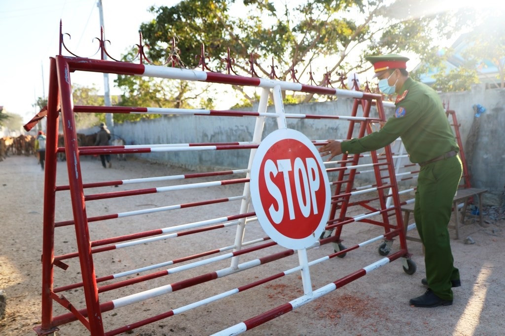 Tổ chức hội thảo giới thiệu sách cho hàng trăm giáo viên giữa mùa dịch Covid - 19 ảnh 2