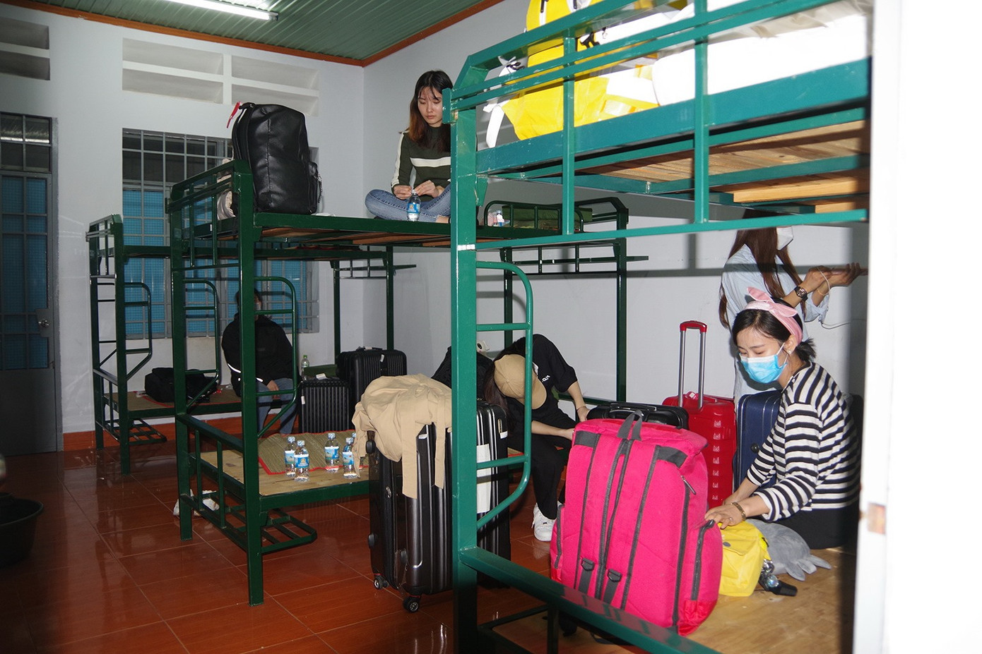 Bên trong khu cách ly 119 du học sinh về từ Hàn Quốc ở Khánh Hoà ảnh 1