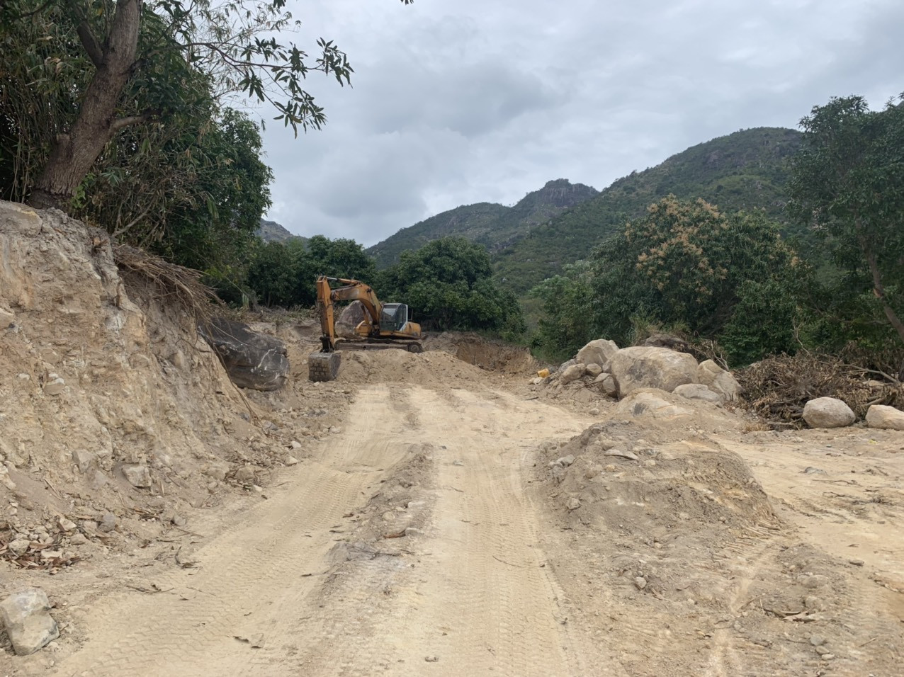 Khánh Hoà: Khai thác tài nguyên trái phép tràn lan, địa phương bỏ lơ? ảnh 2