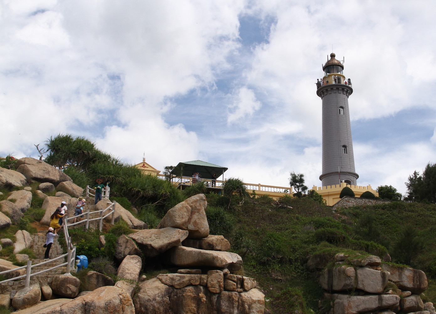 Tăng giá mì tôm mùa dịch Covid-19, một siêu thị bị xử phạt 20 triệu đồng ảnh 2