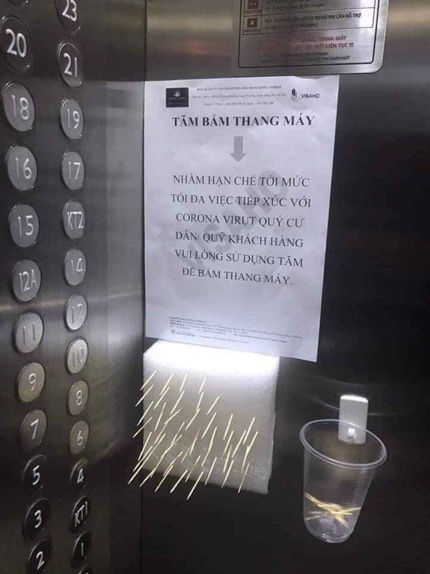 Chung cư Hà Nội sáng tạo tăm bấm thang máy mùa dịch Covid-19 ảnh 1