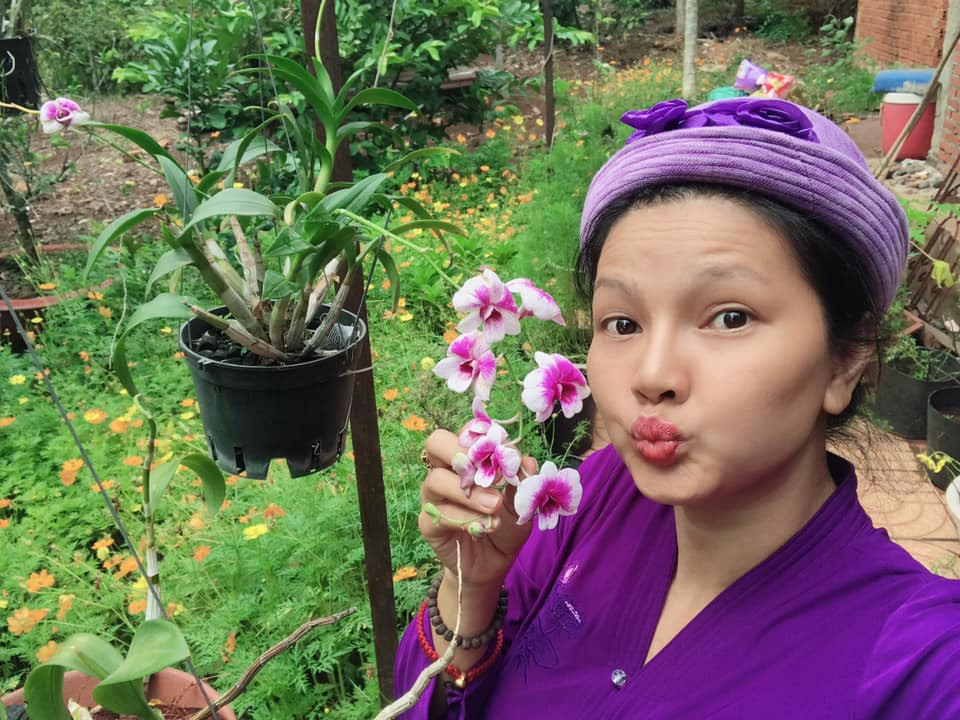 Cuộc sống của 'Nữ hoàng cảnh nóng' Việt thời COVID-19 ra sao? ảnh 1