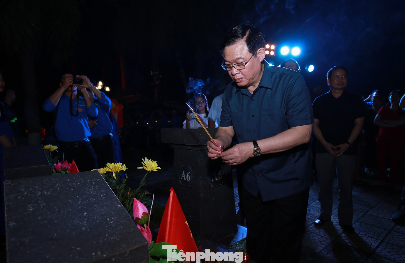 Bí thư Thành ủy Hà Nội thắp hương tri ân các anh hùng liệt sĩ ảnh 5