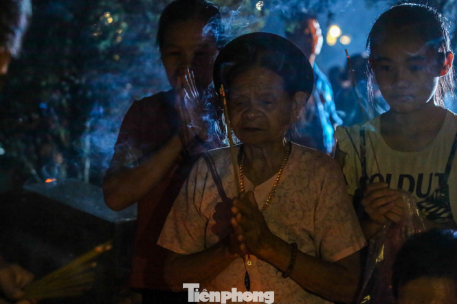 Bí thư Thành ủy Hà Nội thắp hương tri ân các anh hùng liệt sĩ ảnh 11