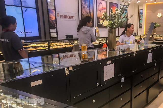 Phố vàng Hà Nội đìu hiu giữa 'cơn bão' giá lịch sử ảnh 9