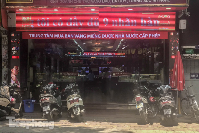 Phố vàng Hà Nội đìu hiu giữa 'cơn bão' giá lịch sử ảnh 5