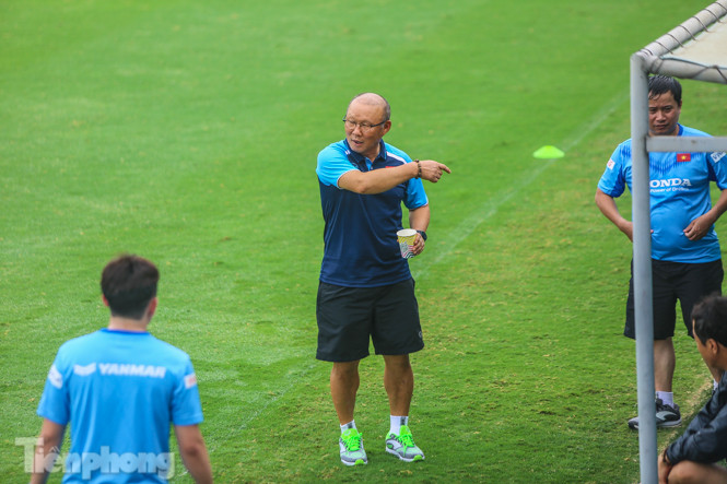 HLV Park Hang Seo chưa chắc dùng Văn Hậu cho SEA Games 31 ảnh 3