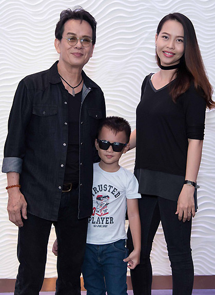 Đức Huy và vợ kém 44 tuổi: Yêu như ngày đầu ảnh 2