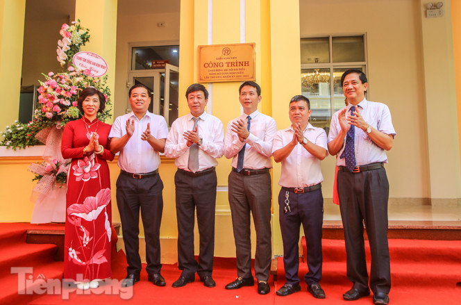 Gắn biển công trình tiểu học, vườn hoa hiện đại bậc nhất Thủ đô ảnh 4