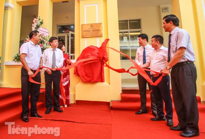 Gắn biển công trình tiểu học, vườn hoa hiện đại bậc nhất Thủ đô ảnh 3