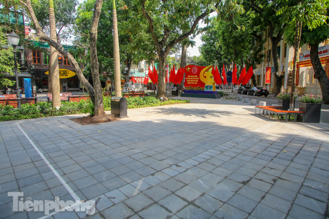 Gắn biển công trình tiểu học, vườn hoa hiện đại bậc nhất Thủ đô ảnh 9