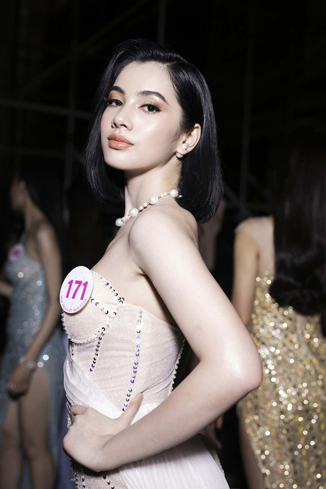 Dàn thí sinh xinh đẹp của Hoa hậu Việt Nam 2020 đọ thần thái 'đỉnh cao' trong hậu trường ảnh 12