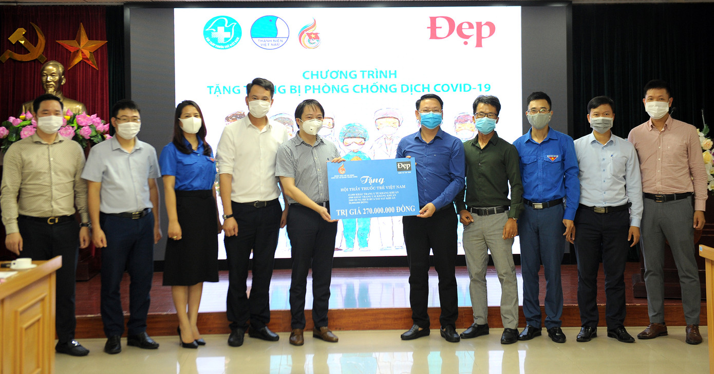 'Tiếp sức' hơn 65 nghìn khẩu trang, dung dịch sát khuẩn vào vùng dịch ảnh 1