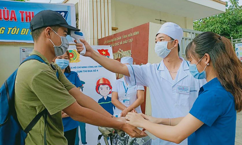 Đội xe ôm phản ứng nhanh 3 lần 'cứu' thí sinh đi muộn ảnh 2