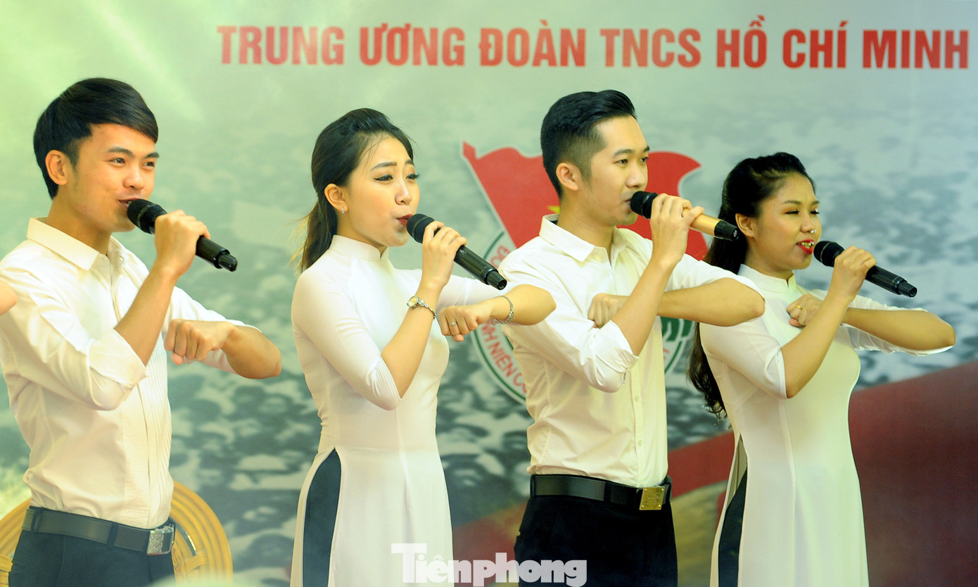 Thi đua tự hào tiến bước dưới cờ Đảng ảnh 6