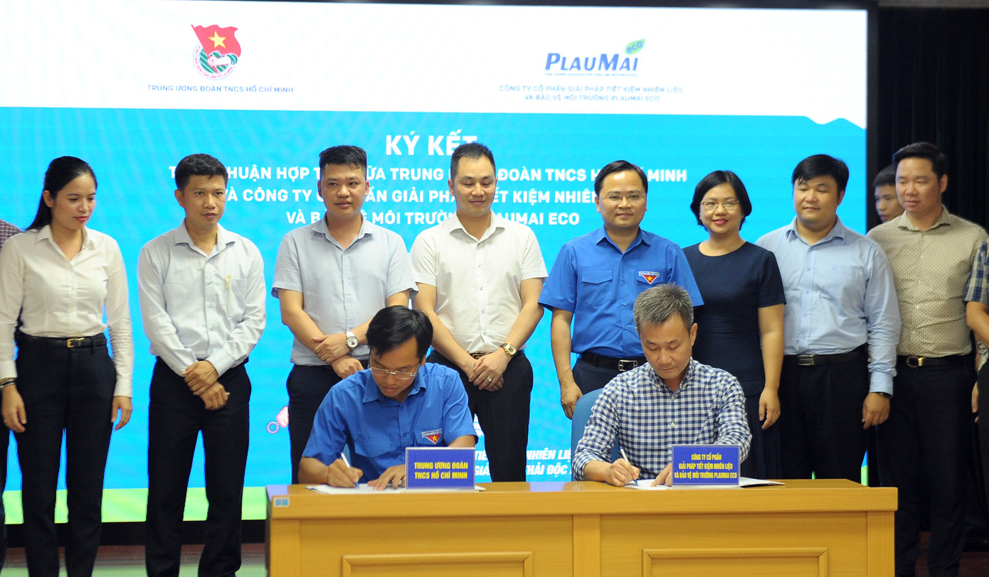 T.Ư Đoàn ký kết thúc đẩy hoạt động bảo vệ môi trường ảnh 1