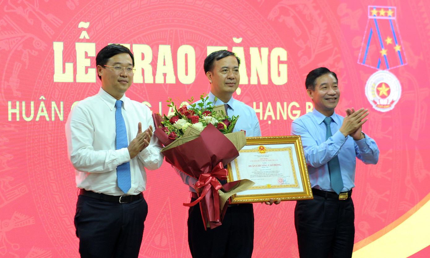 Vinh danh 9 tập thể, 14 cá nhân điển hình thi đua yêu nước ảnh 7