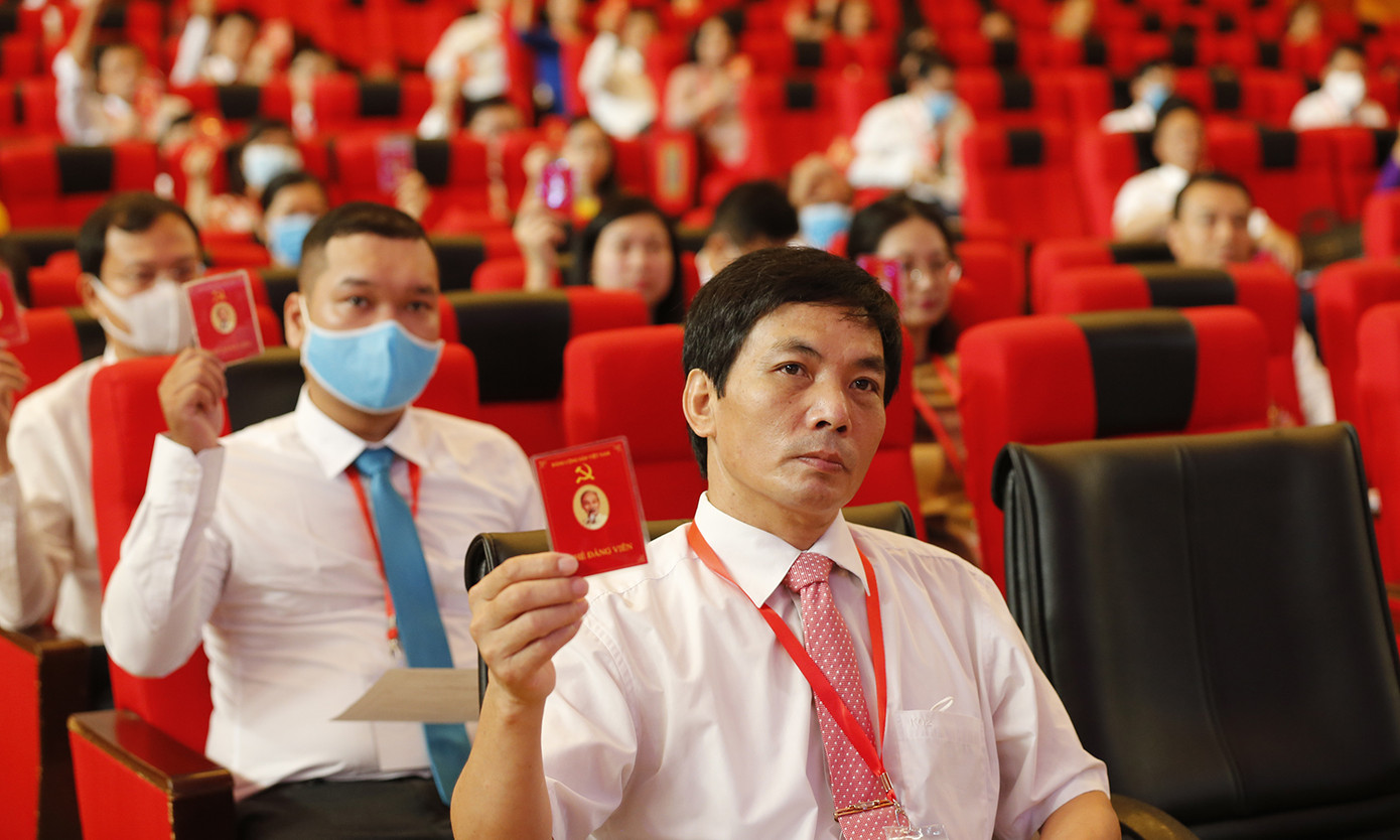 Xây dựng cán bộ, đảng viên bản lĩnh, trong sáng, tiên phong, gương mẫu ảnh 2