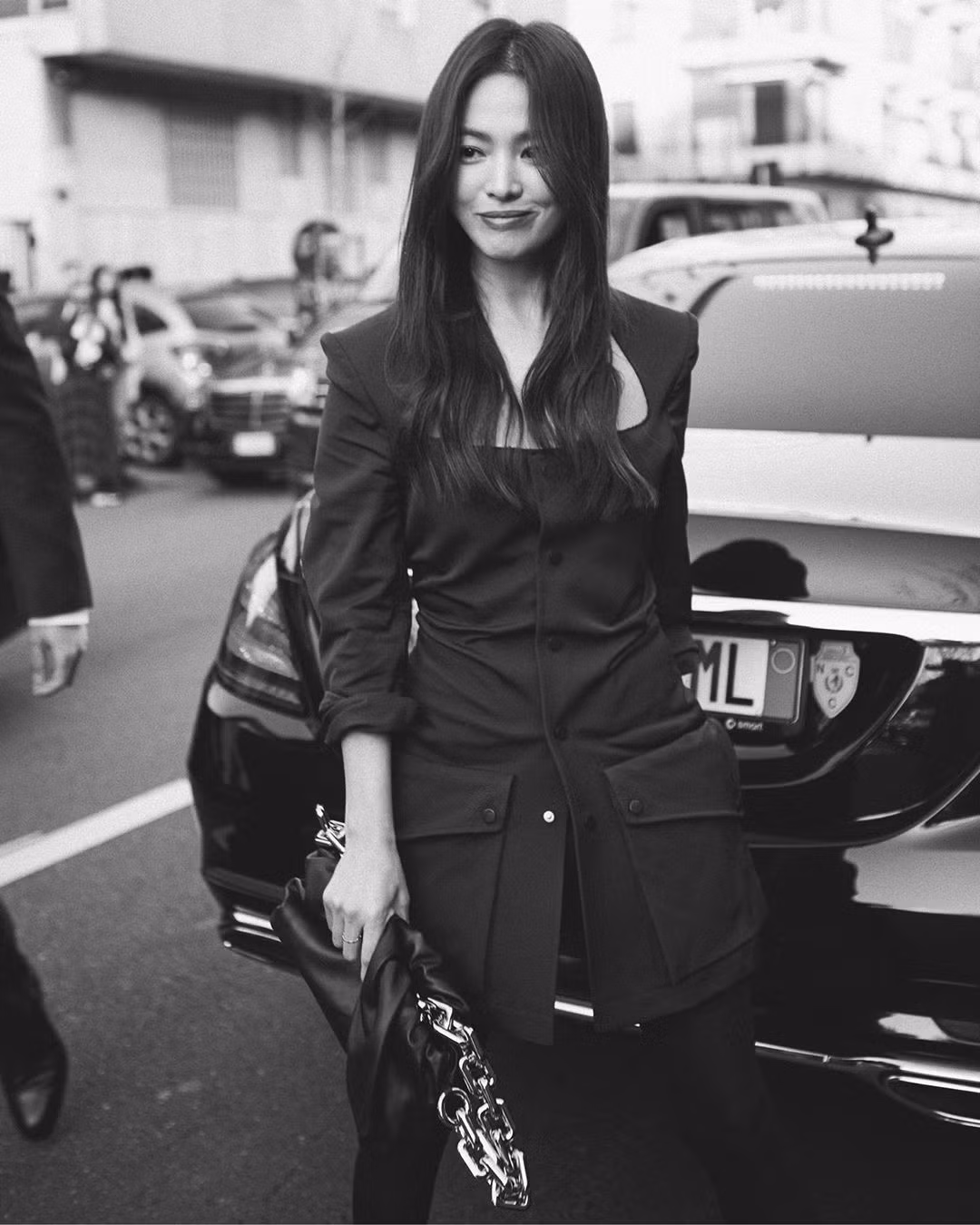 Song Hye Kyo 'tóc nâu môi trầm' sang chảnh ở Milan ảnh 1
