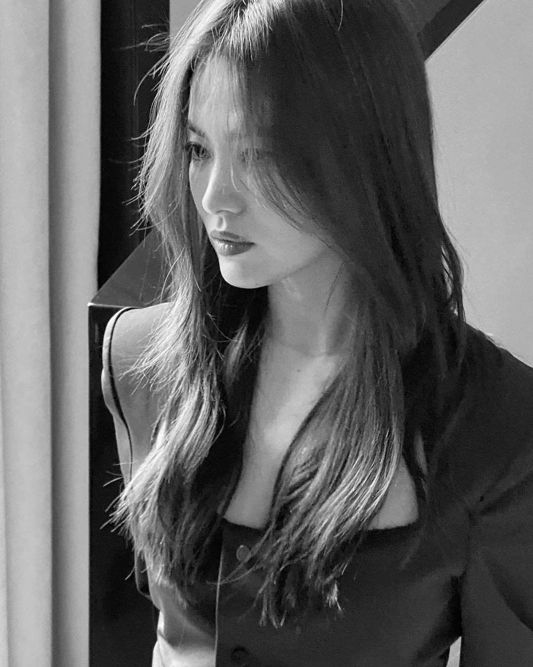 Song Hye Kyo 'tóc nâu môi trầm' sang chảnh ở Milan ảnh 7