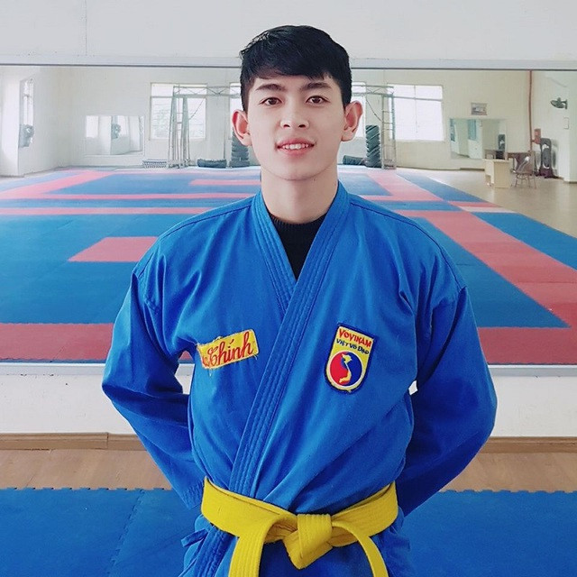 Thầy giáo 9x điển trai được ví với Đại úy Ri trong 'Hạ cánh nơi anh' ảnh 3