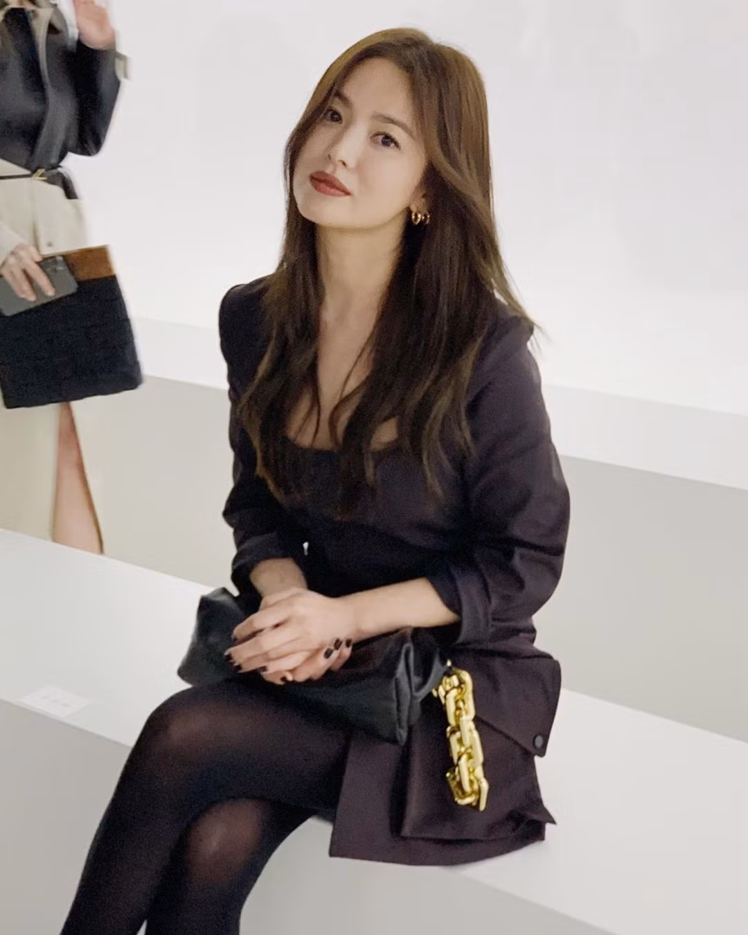 Song Hye Kyo 'tóc nâu môi trầm' sang chảnh ở Milan ảnh 4