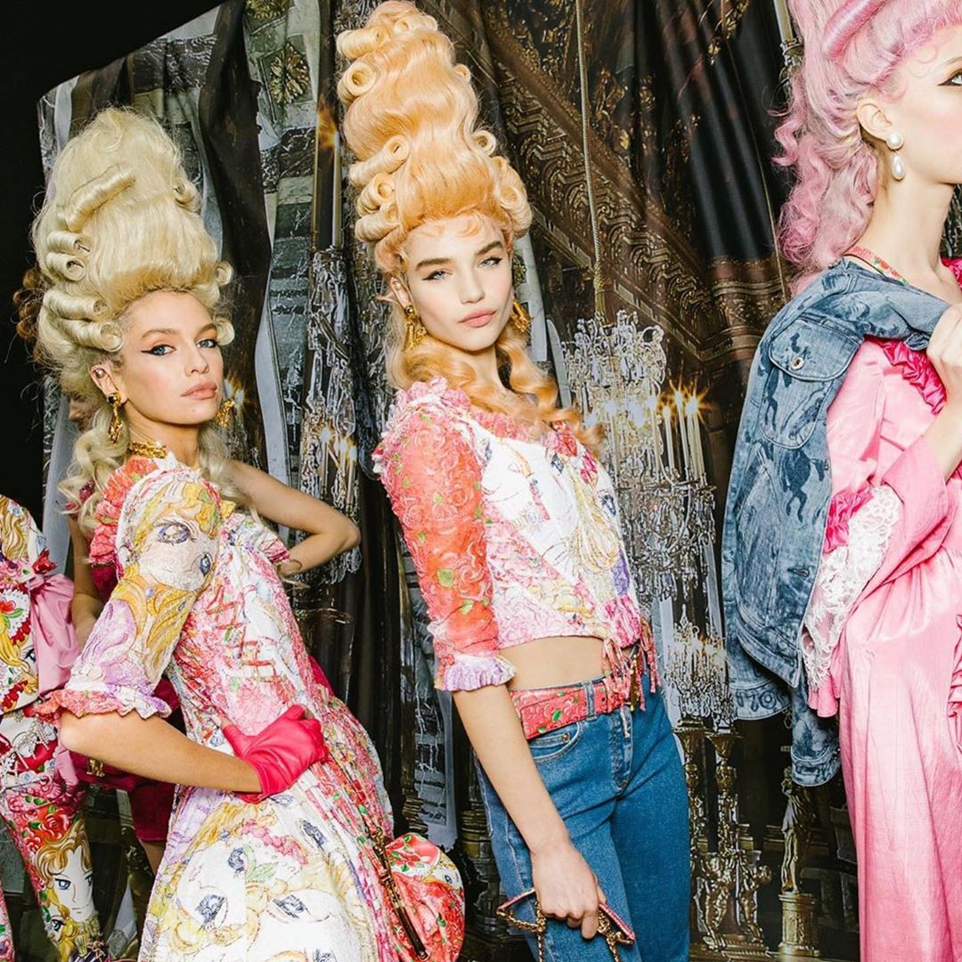 Irina Shayk và dàn mỹ nhân mặc váy lồng bàn trong show Moschino ảnh 21