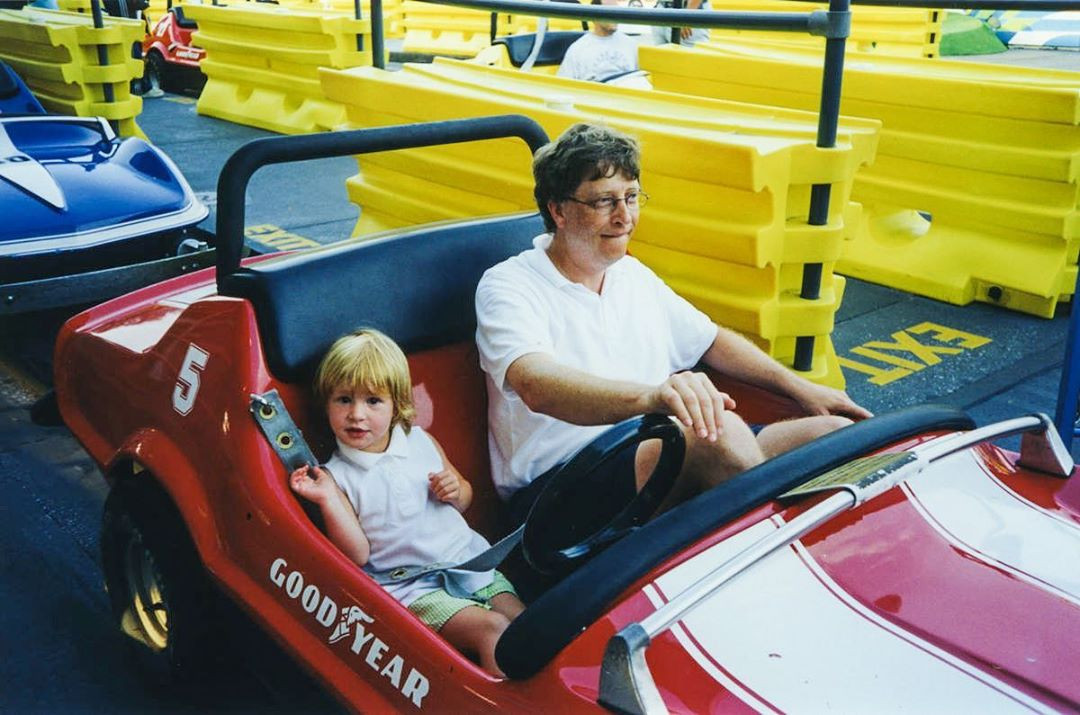 Con gái tỉ phú Bill Gates đồng ý lời cầu hôn bất ngờ của bạn trai ảnh 8