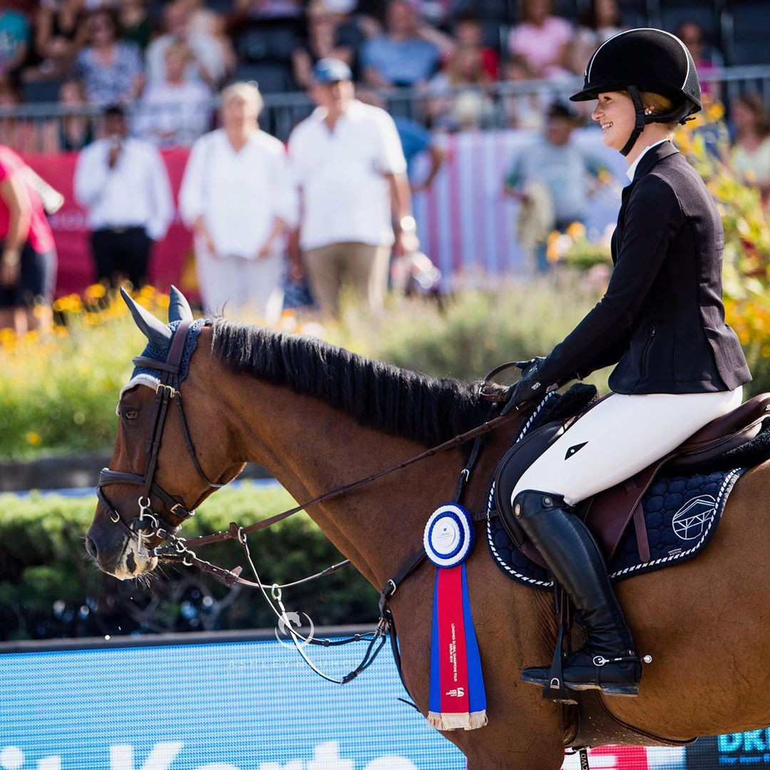 Con gái tỉ phú Bill Gates đồng ý lời cầu hôn bất ngờ của bạn trai ảnh 7