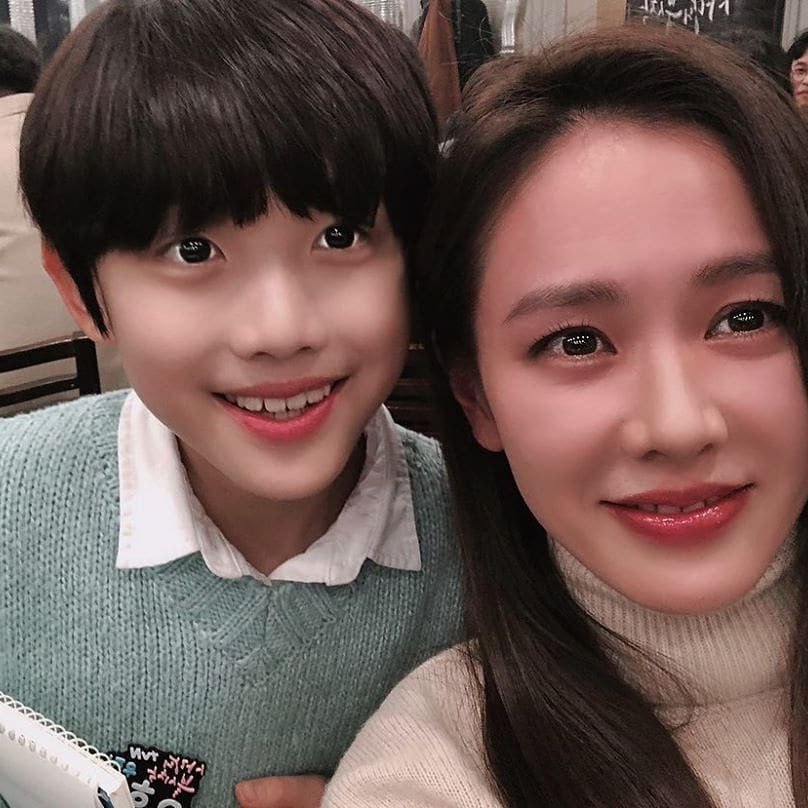 Ảnh hậu trường thú vị của dàn diễn viên 'Hạ cánh nơi anh' ảnh 6